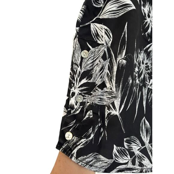 C&C California Sleeveless Top V-Neck Dark Floral 100% Lyocell Sz Small NEW - Picture 2 of 6